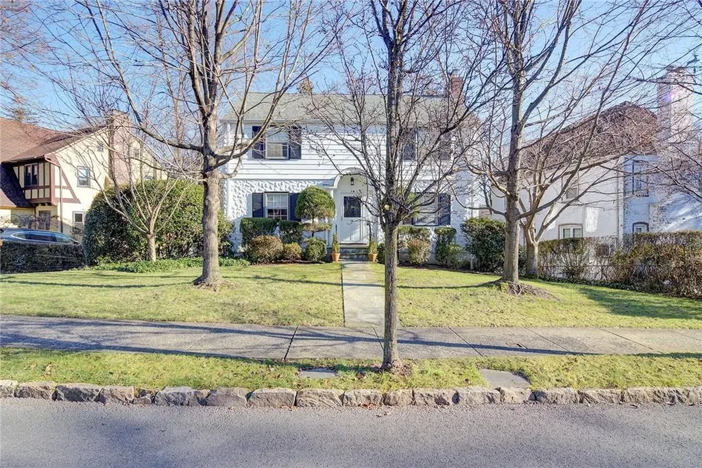 16 Parkview Drive Bronxville NY 10708