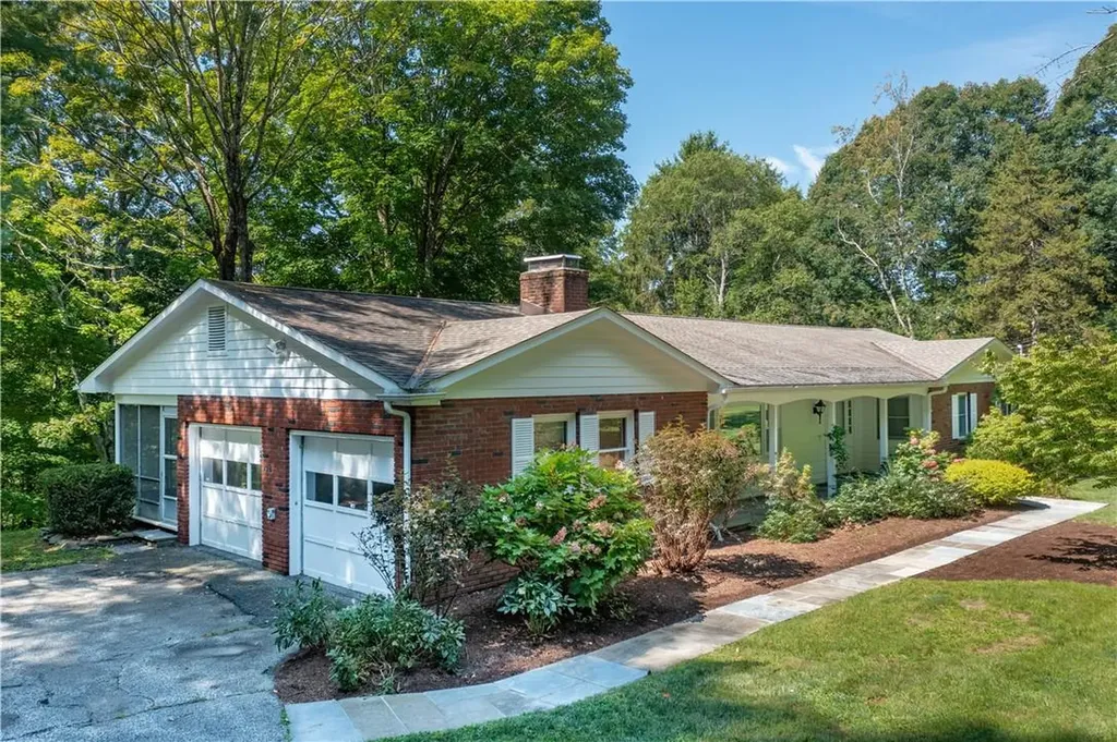 270 N Quaker Hill Road Pawling NY 12564