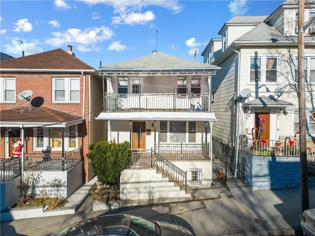 627 E 236th Street Bronx NY 10466