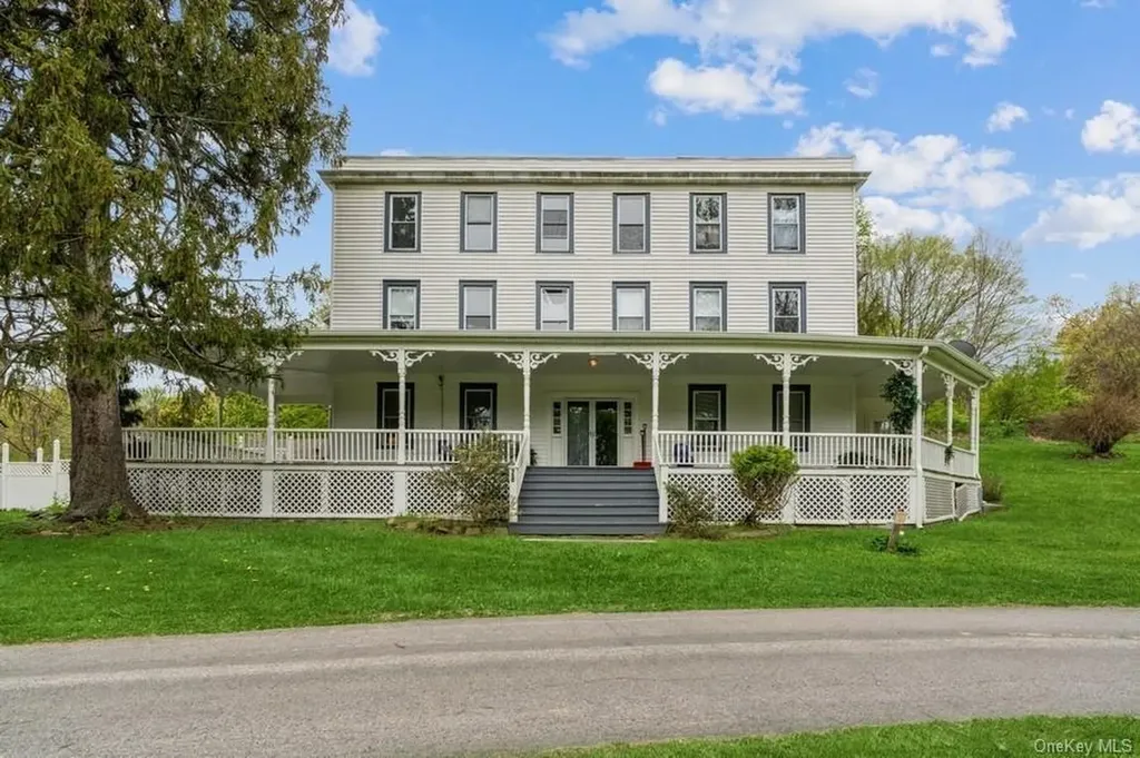 28 Woodcrest Lane Milton NY 12547