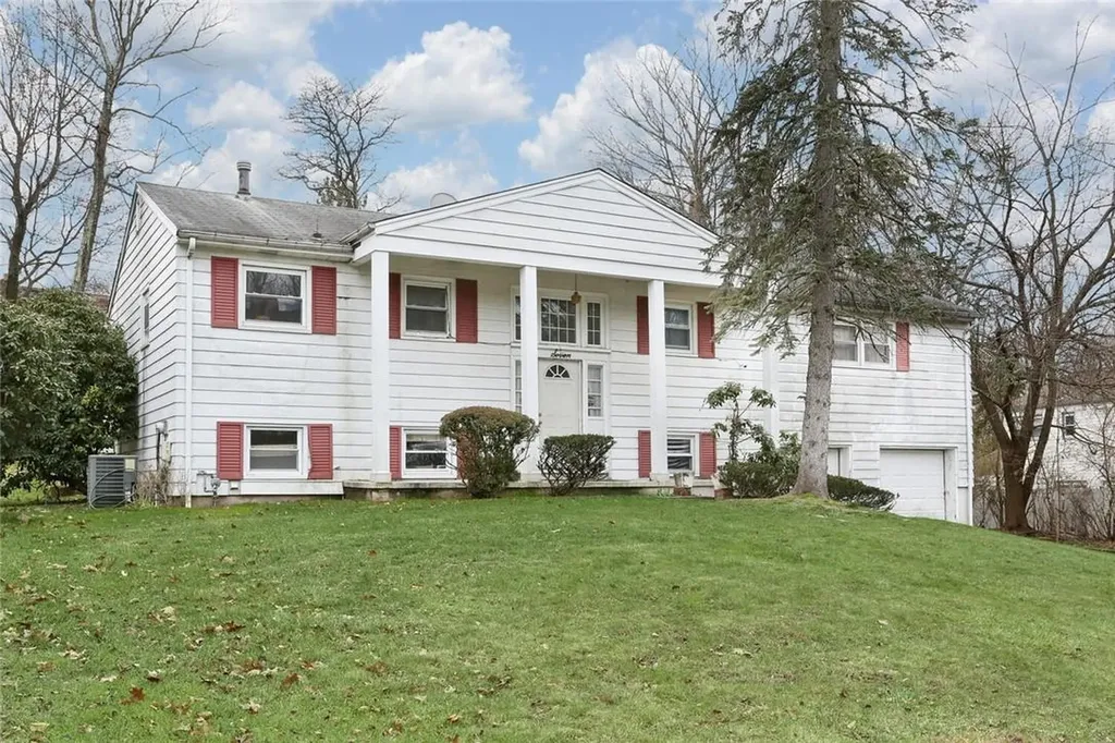 7 Yorkshire Drive Suffern NY 10901