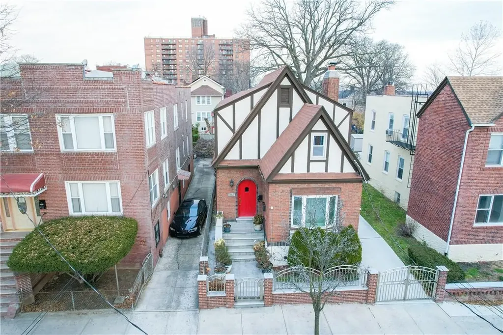 861 E 231st Street Bronx NY 10466
