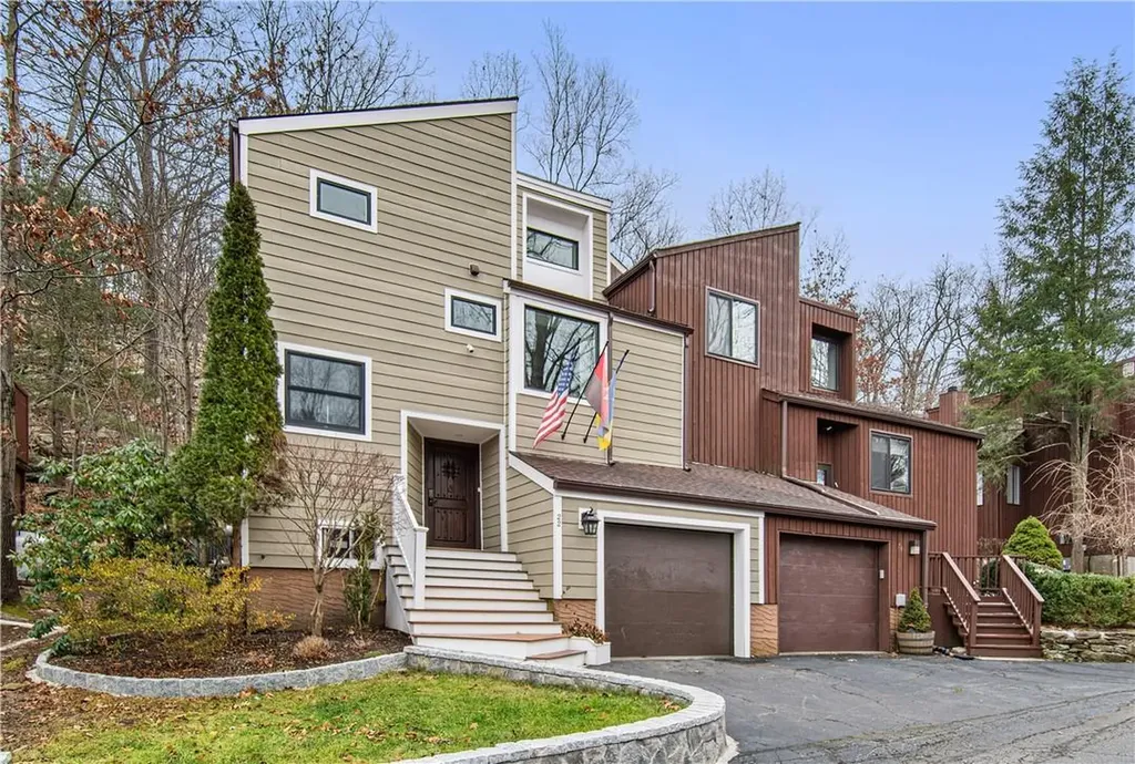 22 Boulder Lane Goldens Bridge NY 10526
