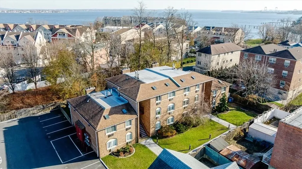 1530 Bayview Avenue New York NY 10465