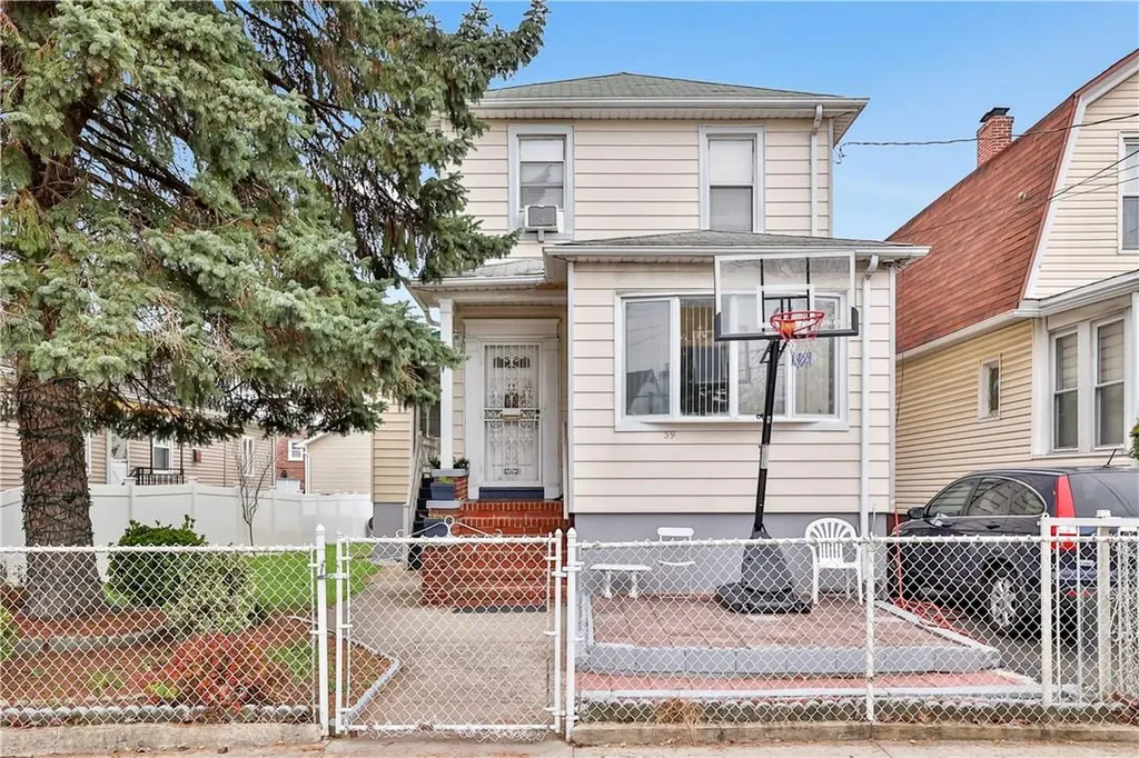39 Abner Place Yonkers NY 10704