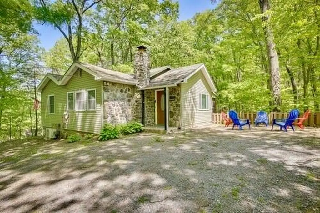 17 Higgins Trail Monroe NY 10950