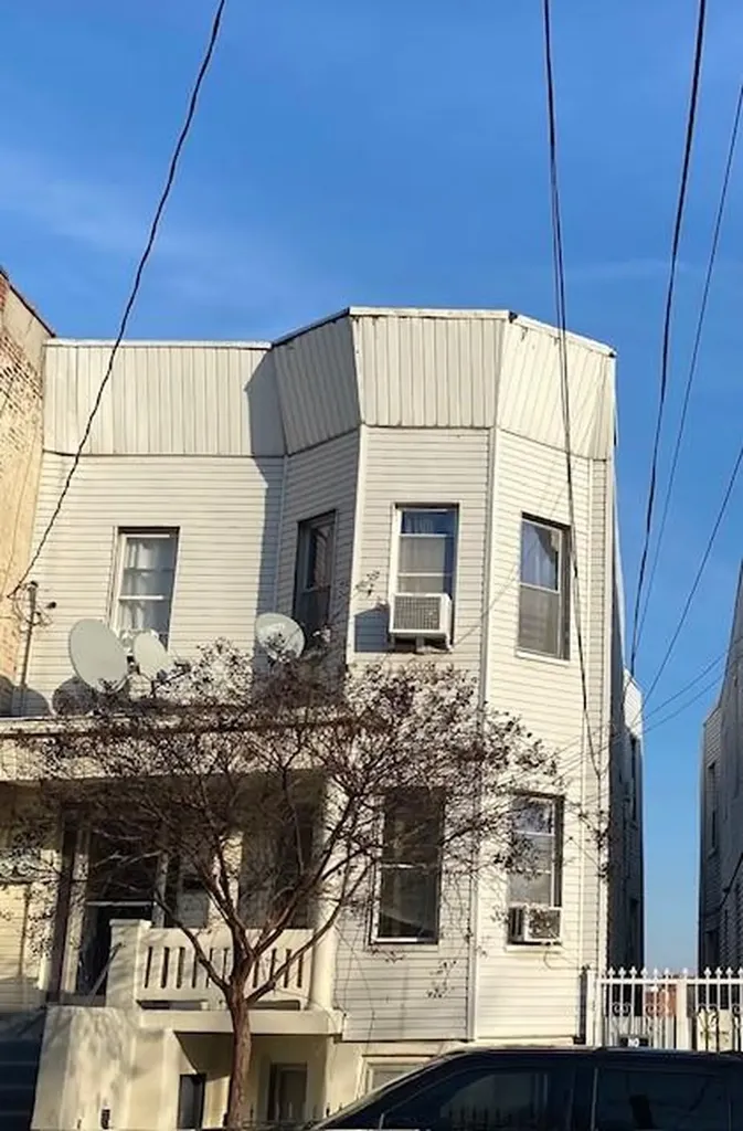 1758 Anthony Avenue Bronx NY 10457