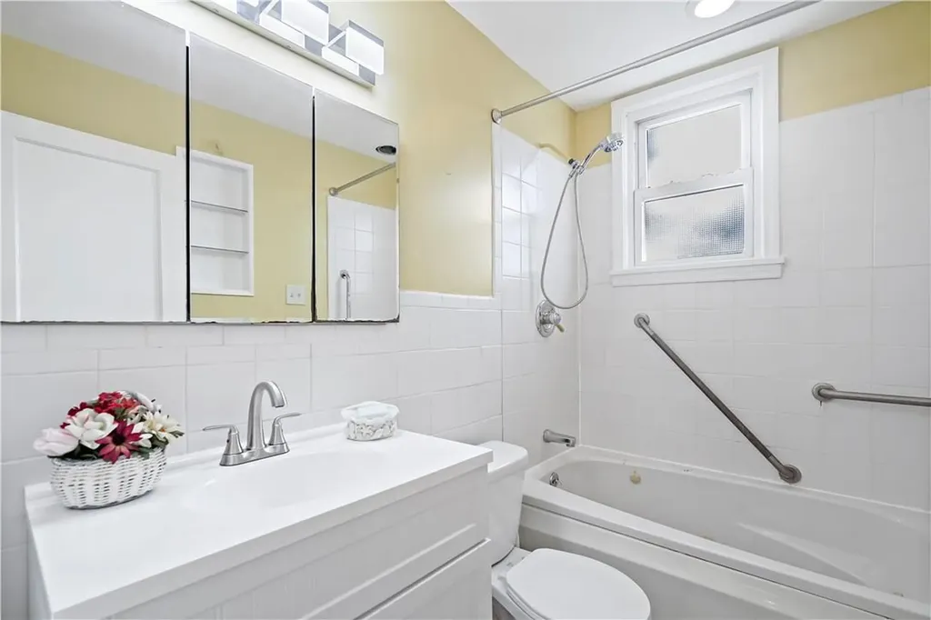 42 Lindsey Street Yonkers NY 10704