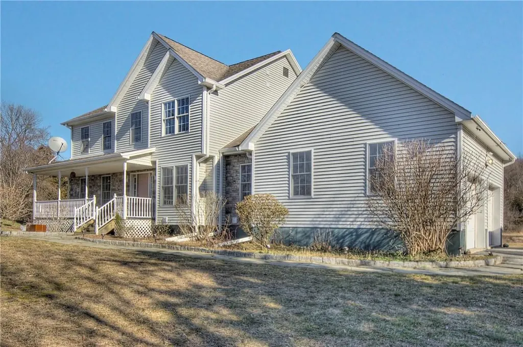 31 Hartstone Drive Poughkeepsie NY 12603