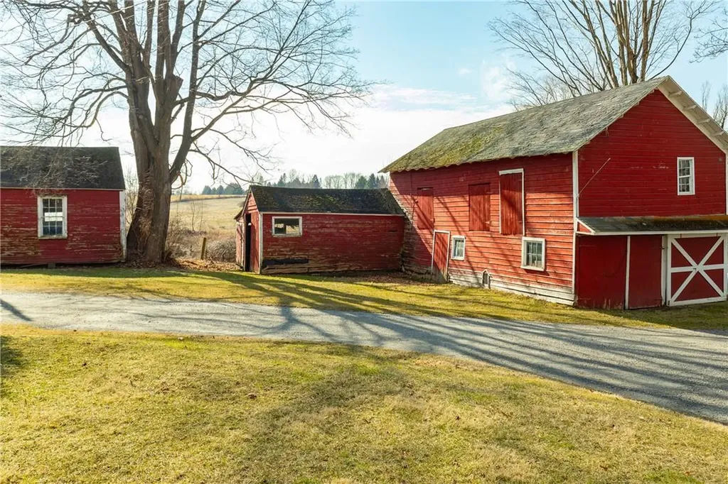 460 Sinpatch Road Wassaic NY 12592