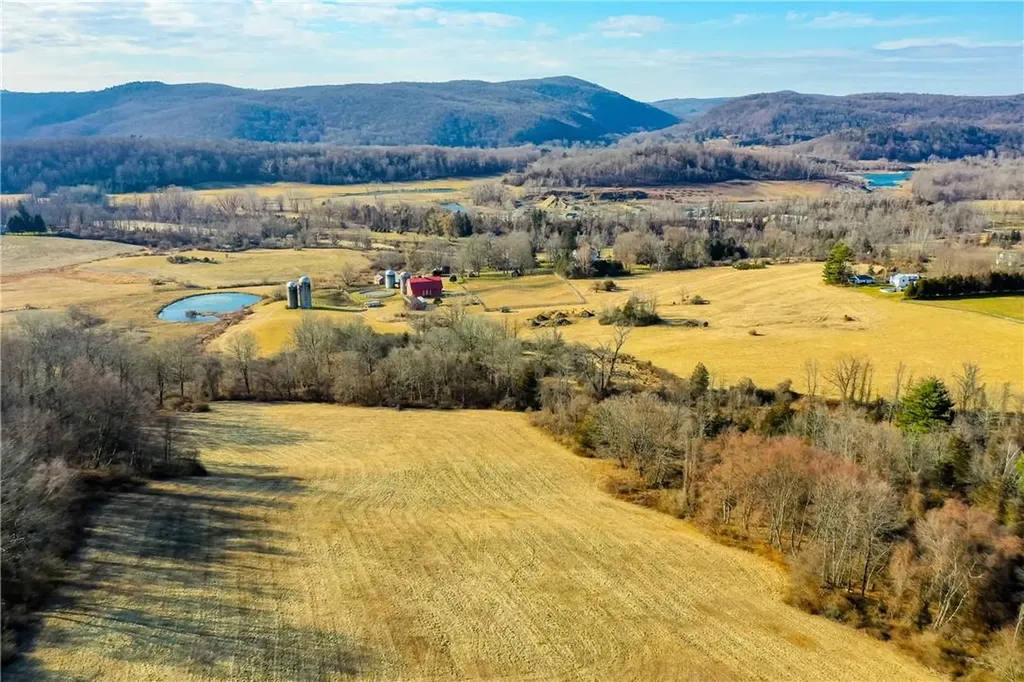 460 Sinpatch Road Wassaic NY 12592
