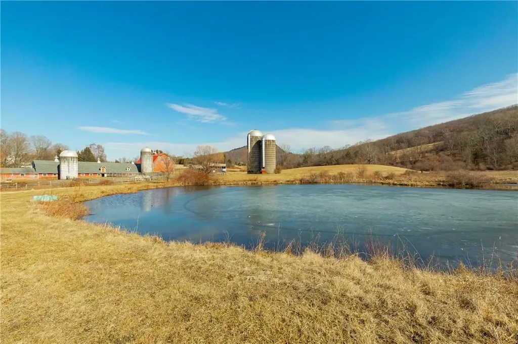 460 Sinpatch Road Wassaic NY 12592