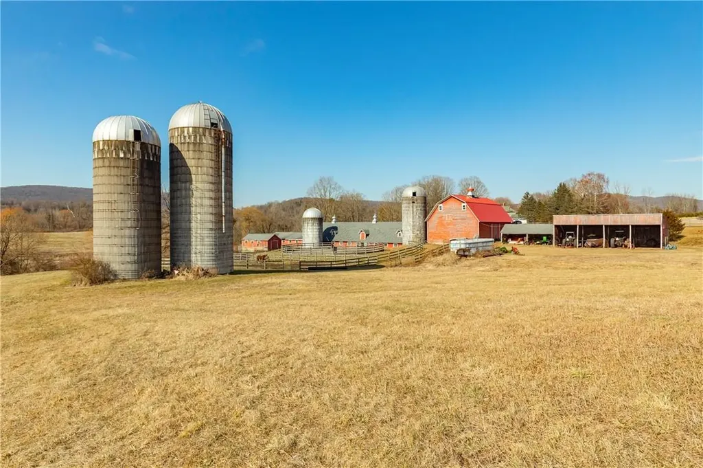 460 Sinpatch Road Wassaic NY 12592