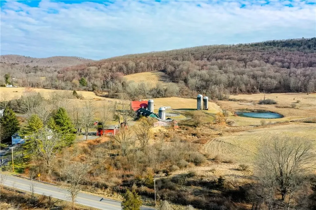 460 Sinpatch Road Wassaic NY 12592