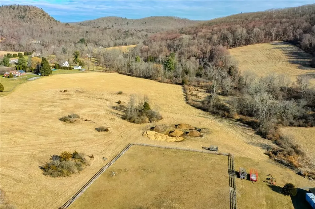 460 Sinpatch Road Wassaic NY 12592