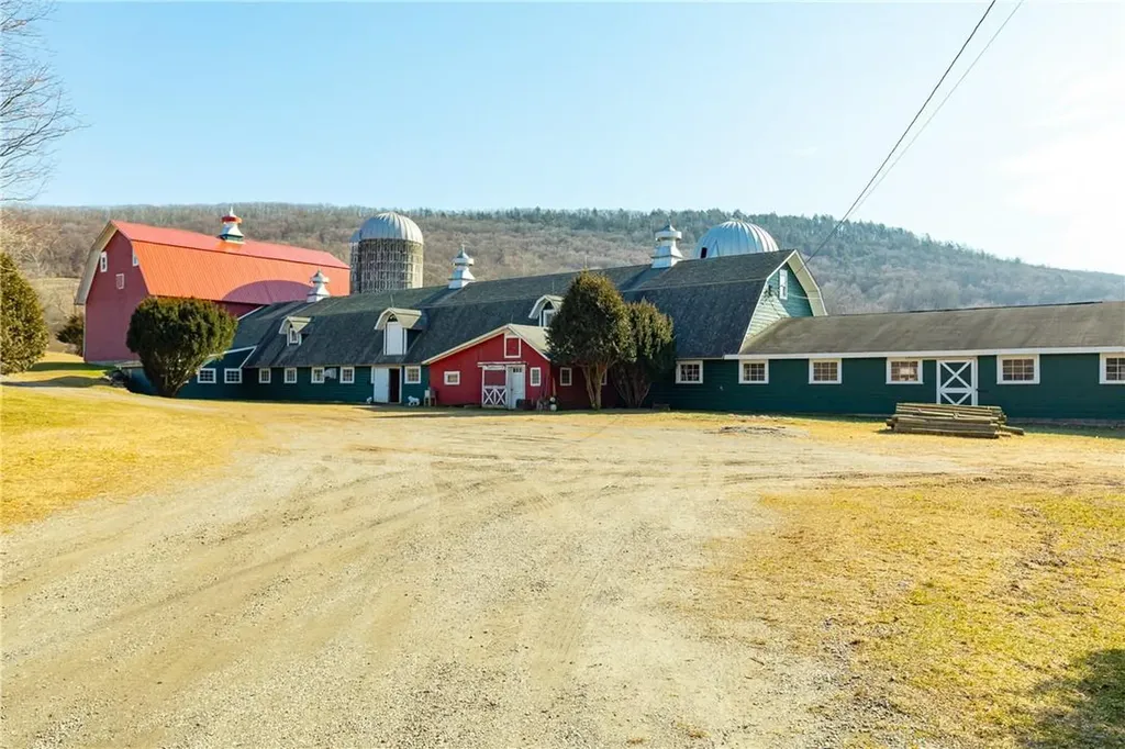 460 Sinpatch Road Wassaic NY 12592