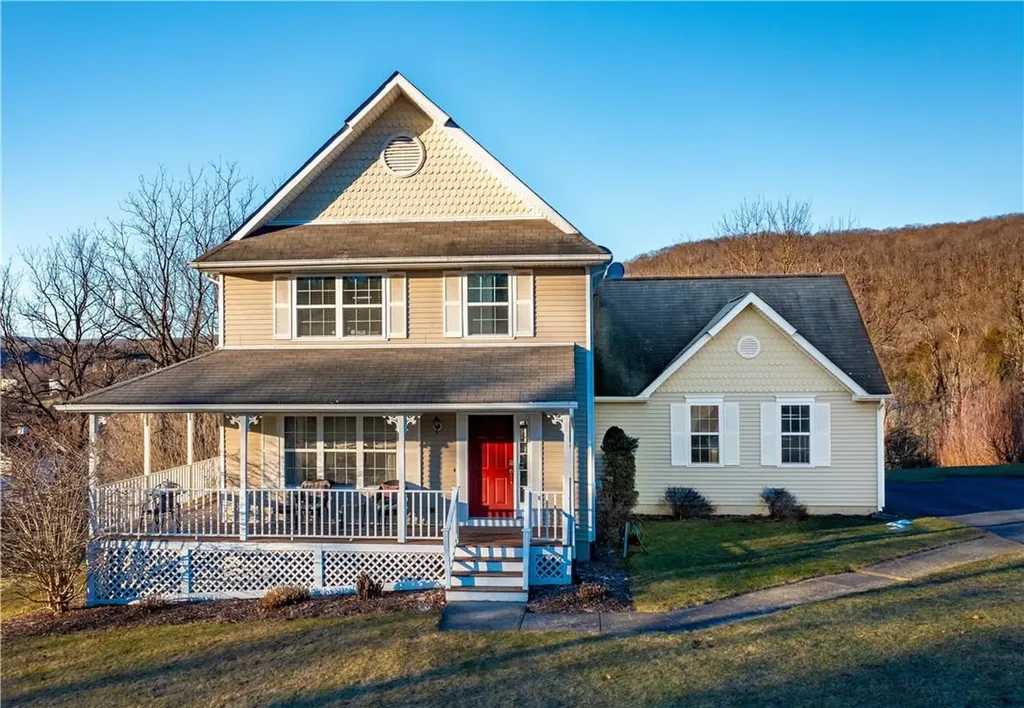 92 W Deer Trail Pawling NY 12564