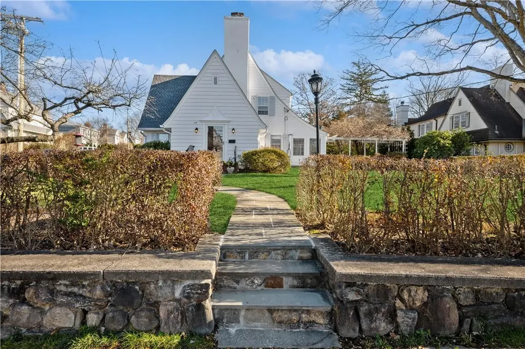 123 Beach Avenue Larchmont NY 10538
