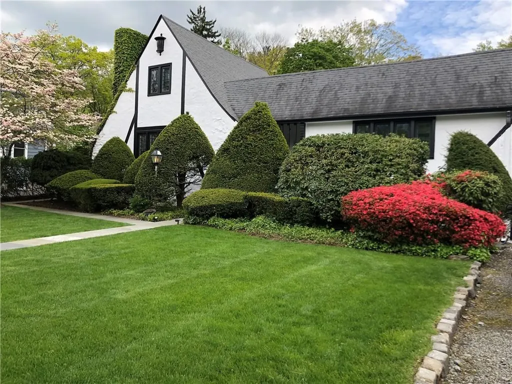 432 Eighth Avenue Pelham NY 10803