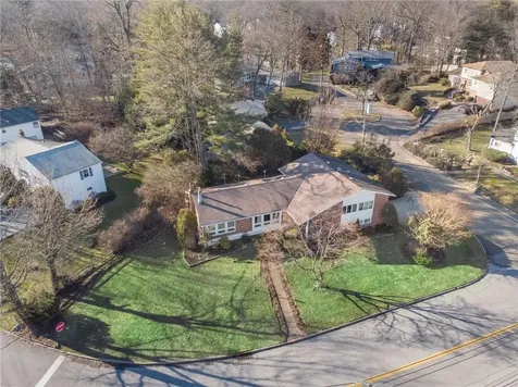 238 Broadfield Road New Rochelle NY 10804