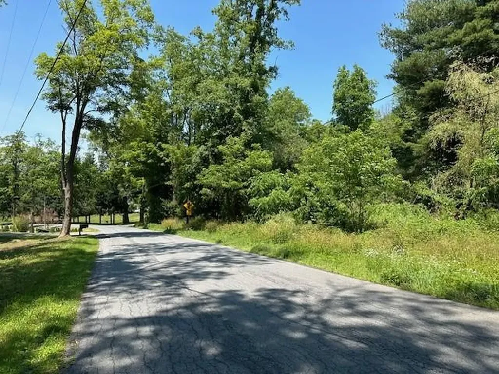 194 Davis Road Salt Point NY 12578