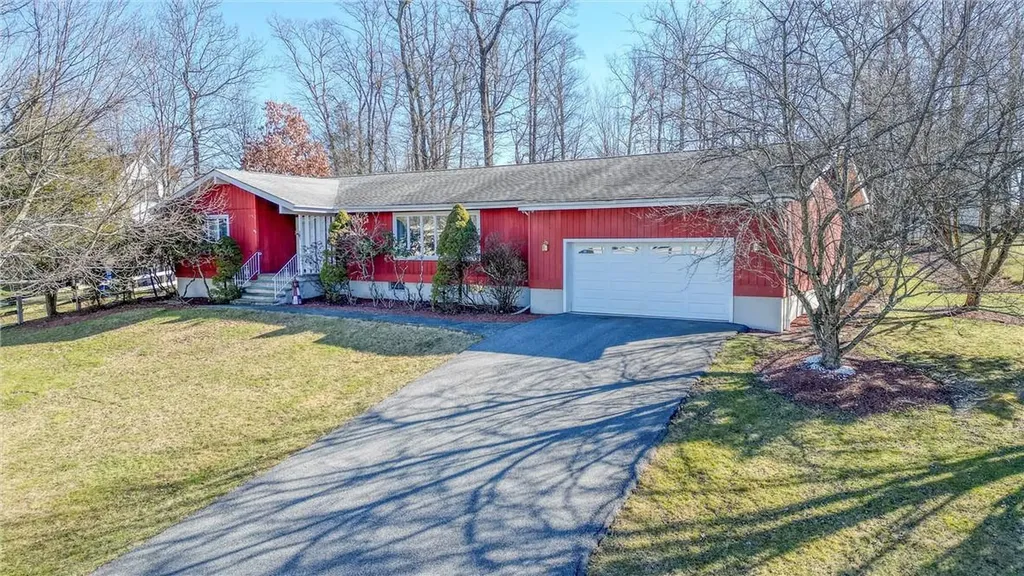 16 Oak Ridge Road Middletown NY 10940