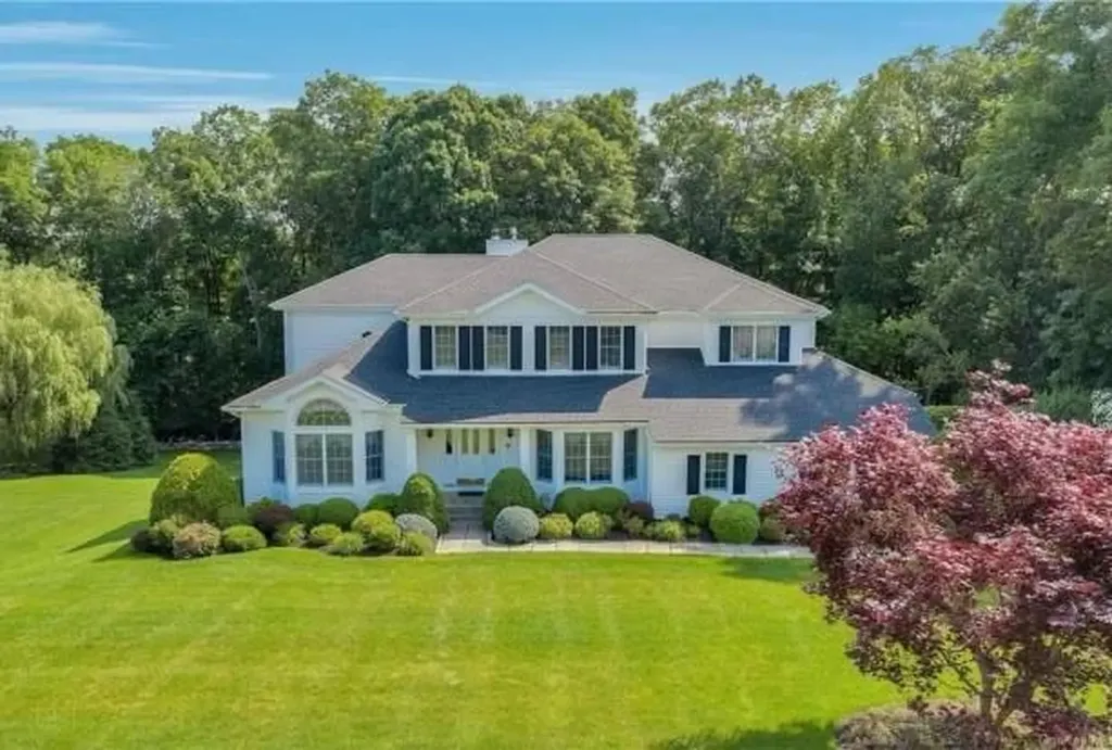 12 Dutch Hill Drive Carmel NY 10512