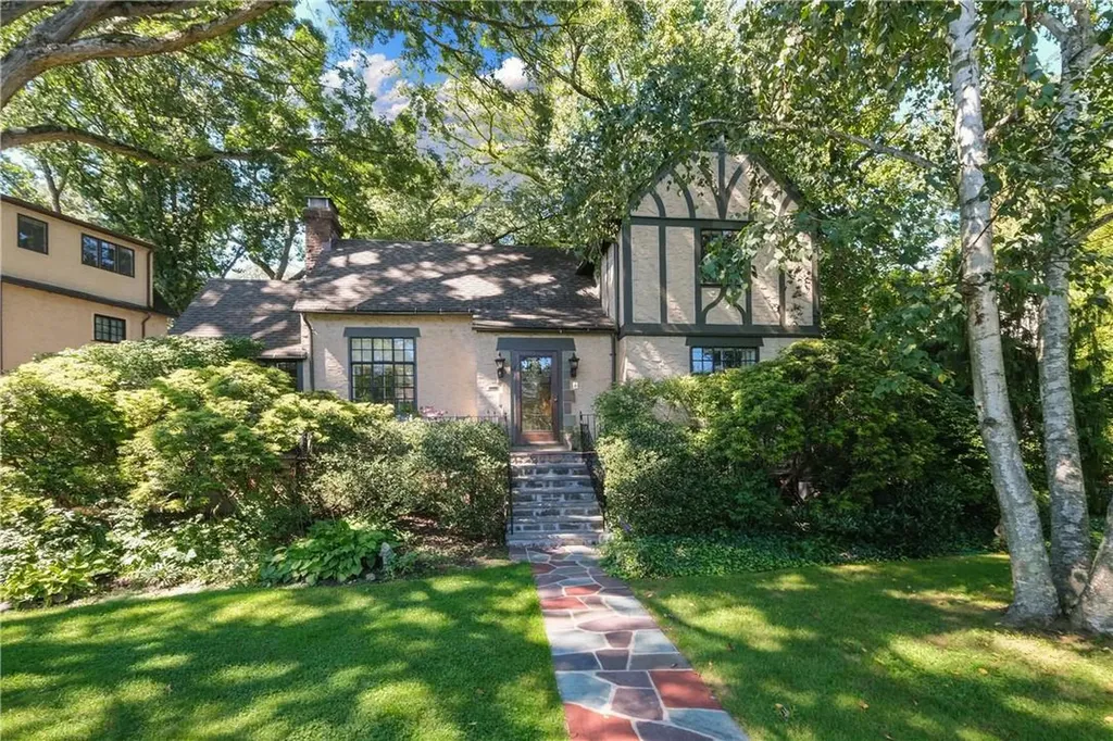 15 Lookout Circle Larchmont NY 10538