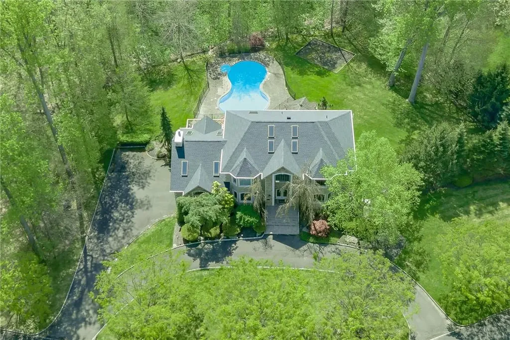 19 Coe Farm Road Suffern NY 10901