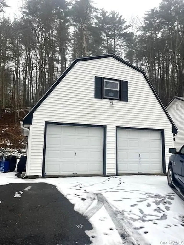33 Eden Road Cuddebackville NY 12729