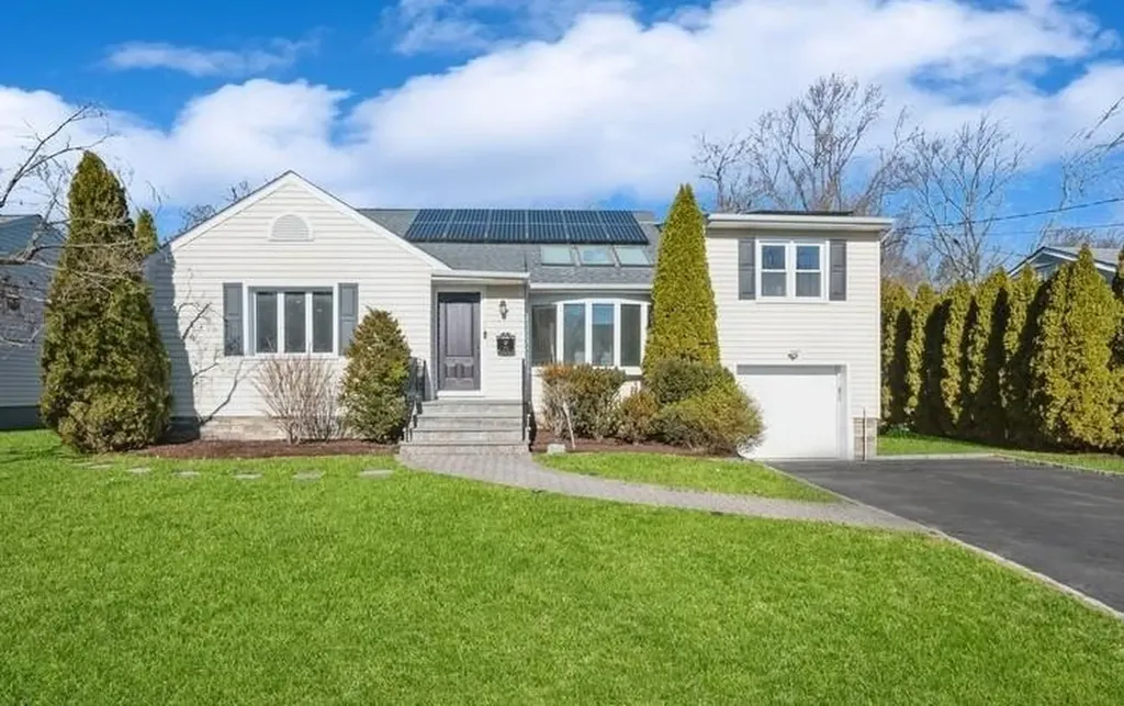 14 Charlotte Lane Scarsdale NY 10583