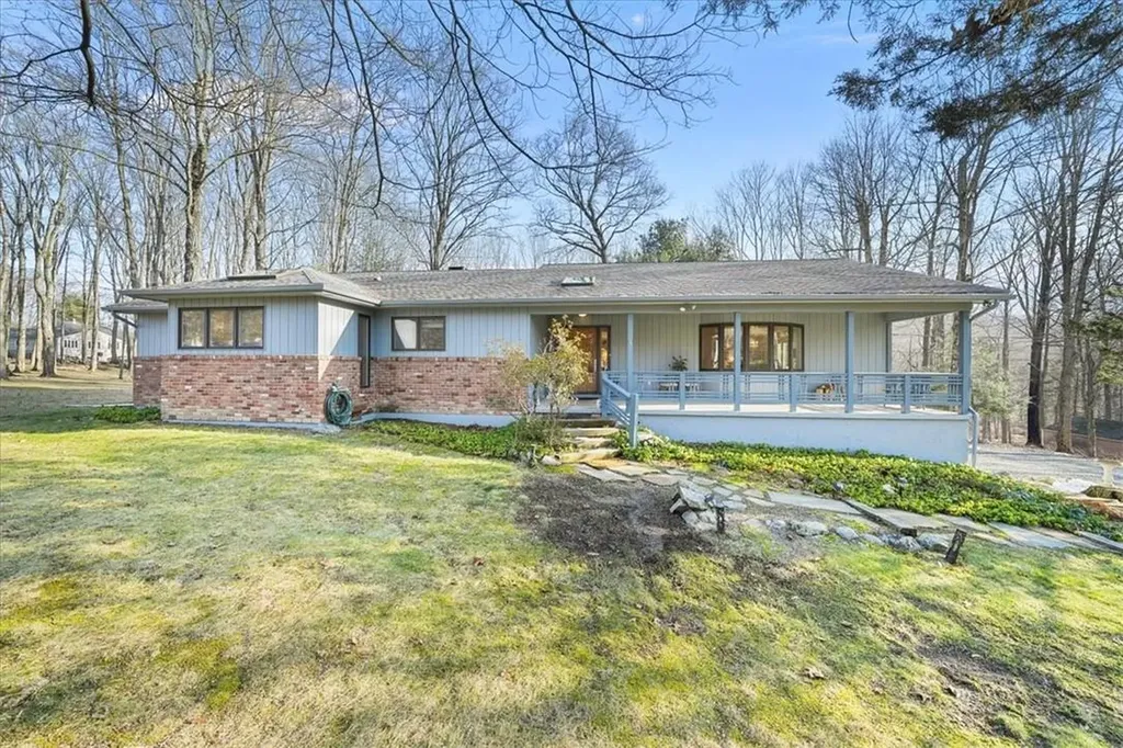 16 Twin Brooks Drive Chester NY 10918