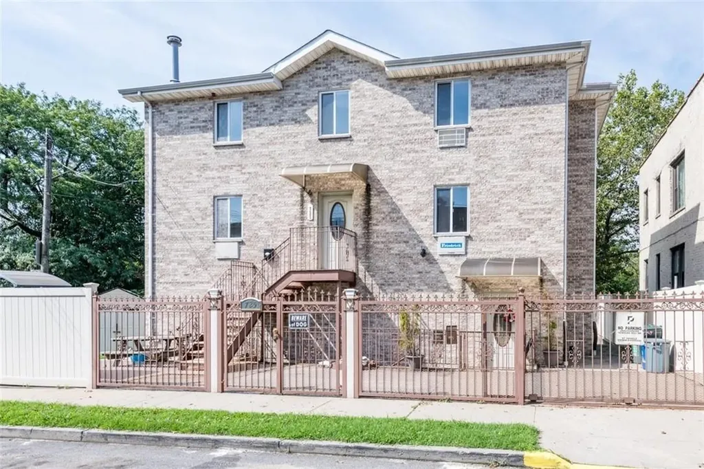 725 Quincy Avenue Bronx NY 10465