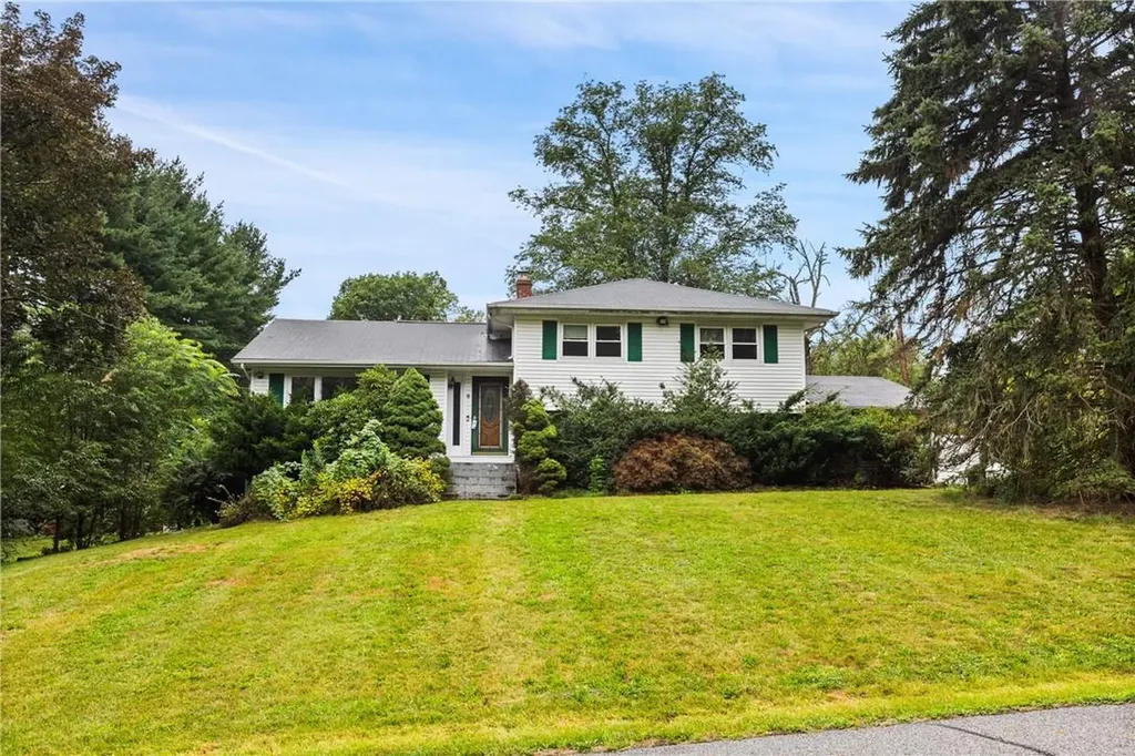 65 Edinburgh Road Middletown NY 10941
