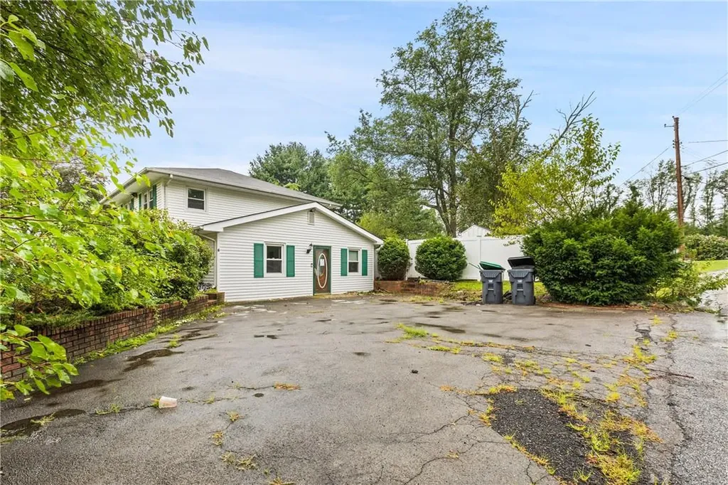 65 Edinburgh Road Middletown NY 10941