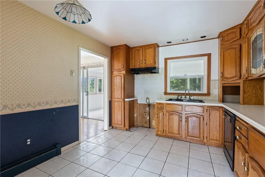 65 Edinburgh Road Middletown NY 10941