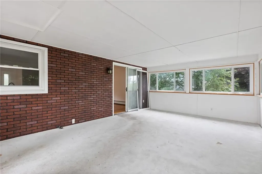 65 Edinburgh Road Middletown NY 10941