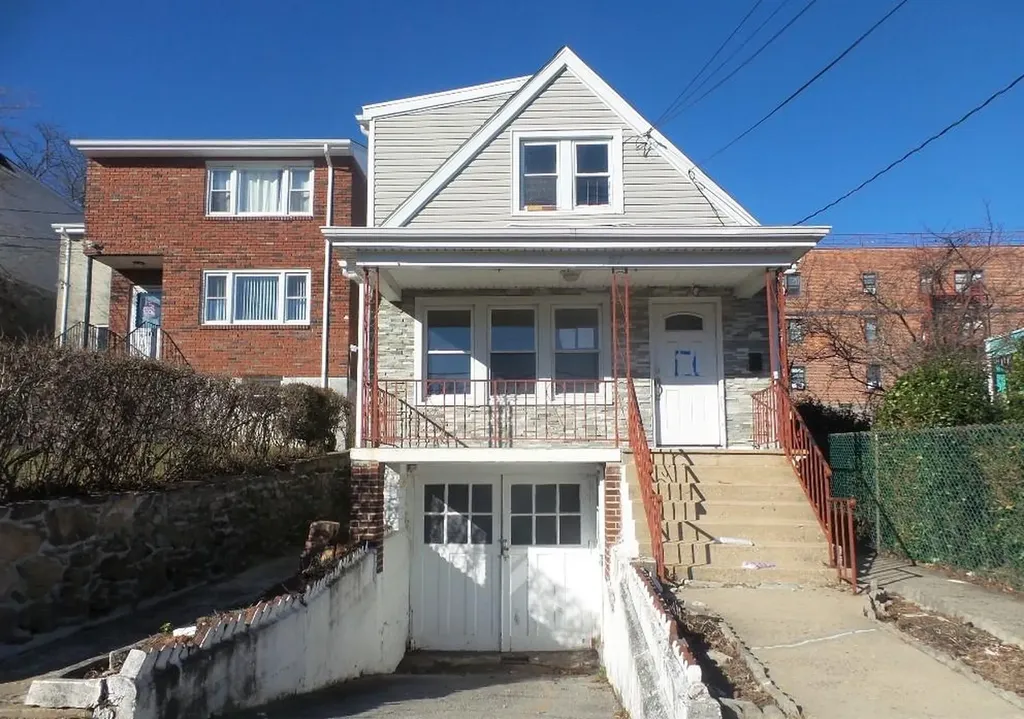 87 Farquhar Avenue Yonkers NY 10701