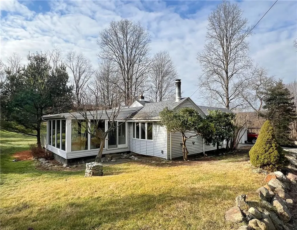 60 White Oak Drive Chester NY 10918