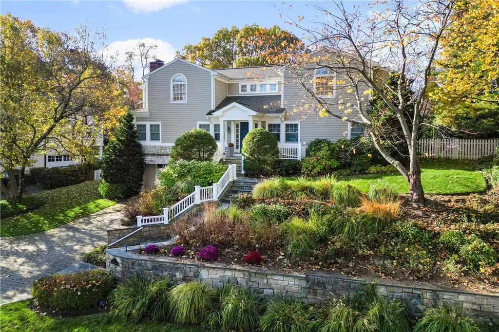 16 Flint Avenue Larchmont NY 10538