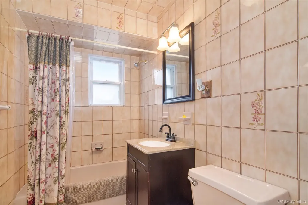1087 Pierce Avenue Bronx NY 10461