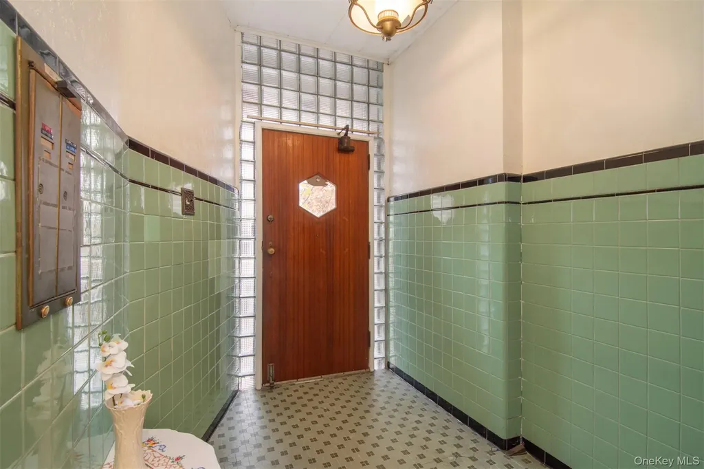 1087 Pierce Avenue Bronx NY 10461