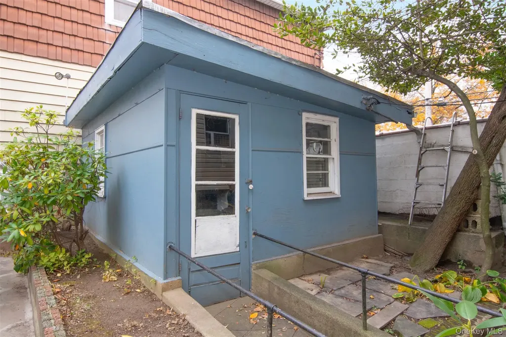 1087 Pierce Avenue Bronx NY 10461