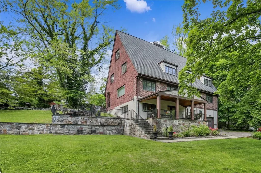 2 Windmill Circle Scarsdale NY 10583