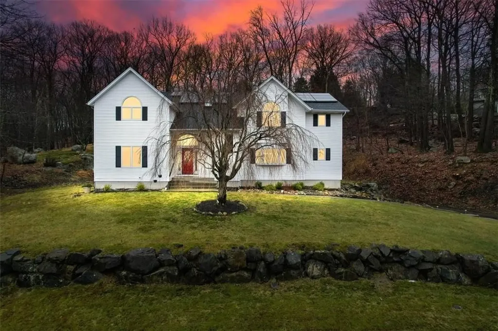 24 Pyngyp Road Stony Point NY 10980