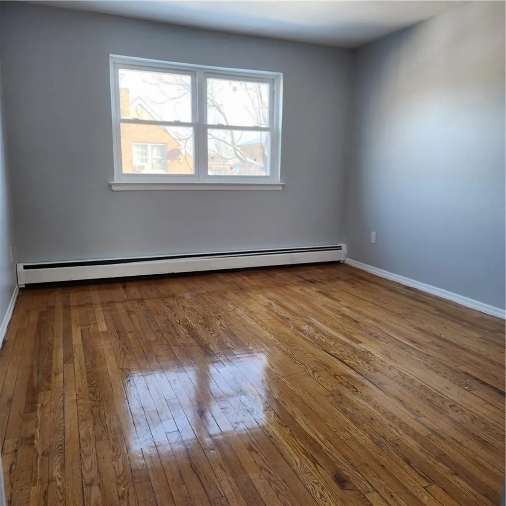 2952 Laconia Avenue Bronx NY 10469