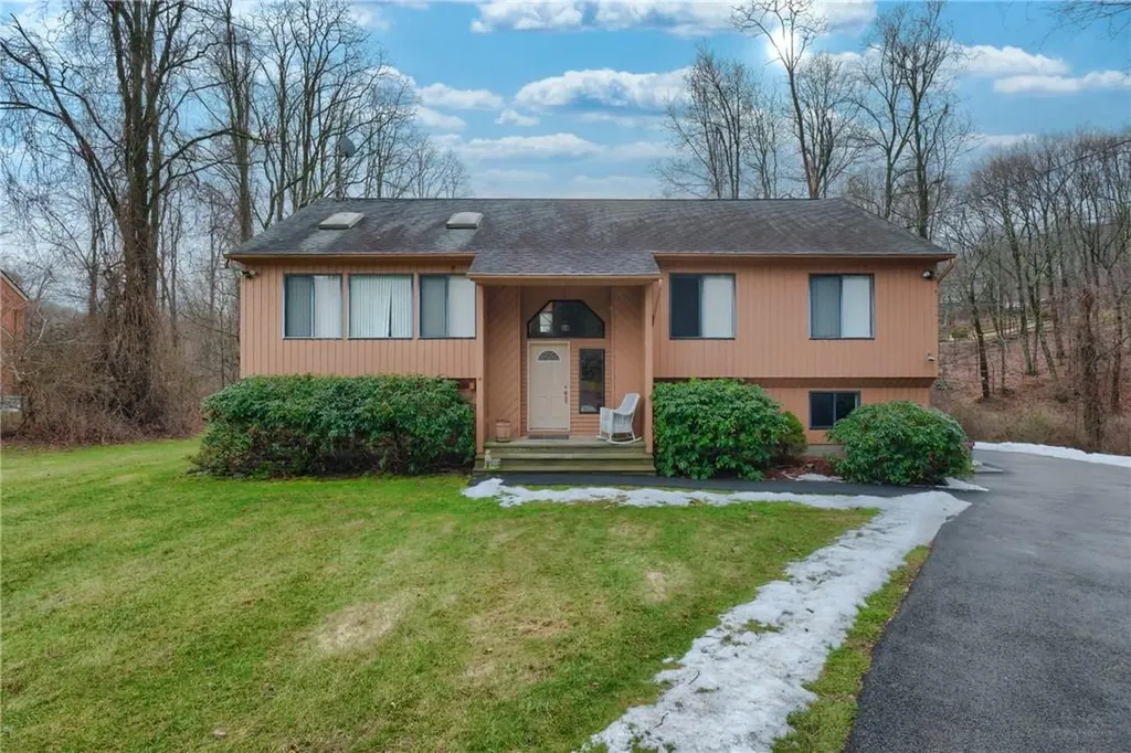 104 Weber Hill Road Mahopac NY 10541