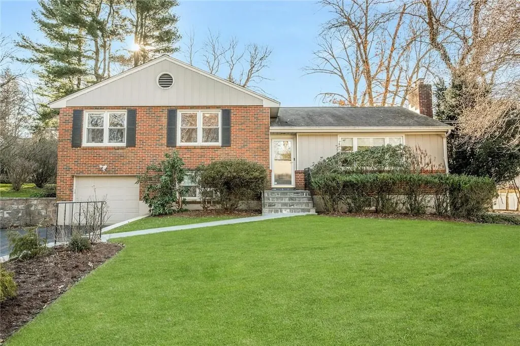 6 Crest Drive White Plains NY 10607