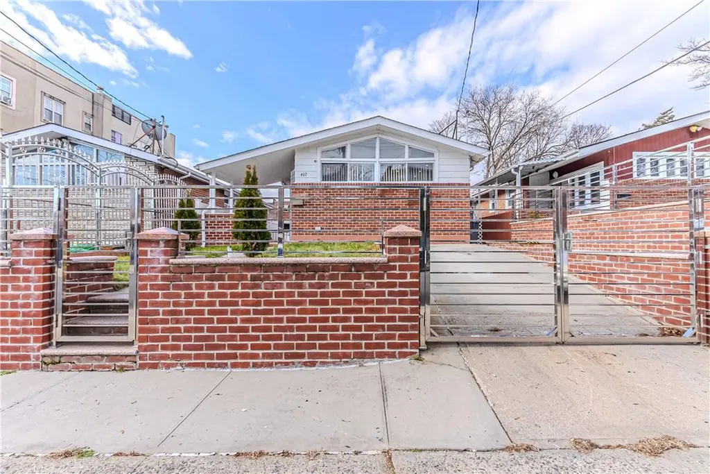 407 Howe Avenue Bronx NY 10473
