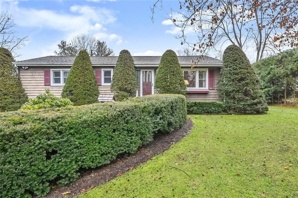 8 Parker Drive E Mahopac NY 10541
